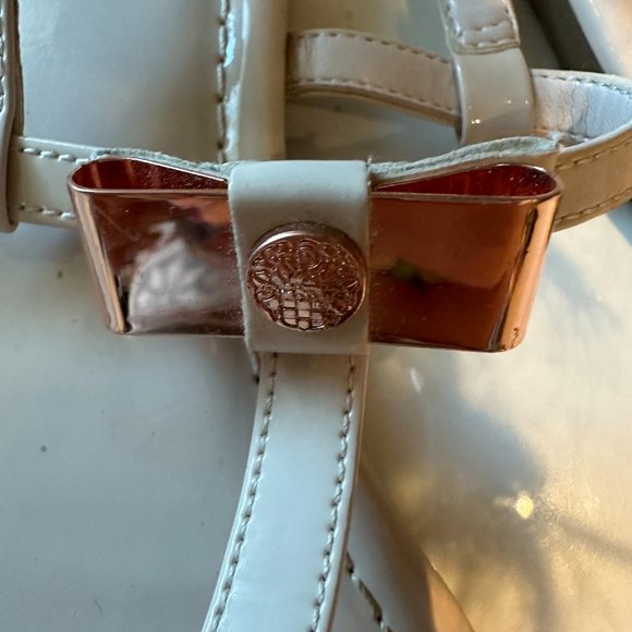 Vince Camuto Nude Sandals - Picture 4 of 5